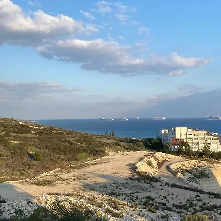 Apartman Renovated 1 Bedroom Flat 200M From Sea, Sea View *